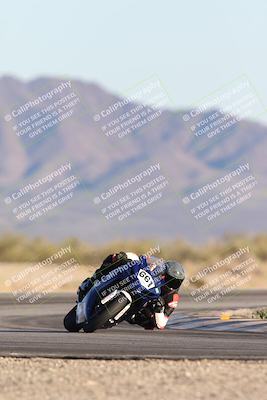 media/Dec-07-2025-CVMA (Sun) [[3e7d2de5dc]]/Race 16-Formula Middleweight/